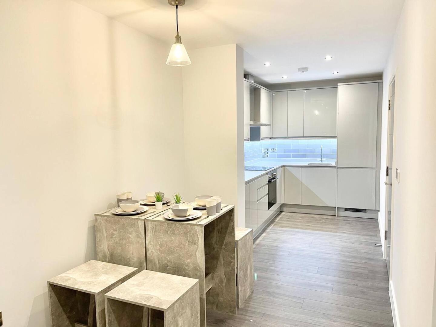 D & D Luxury Apartments Stanmore  Exterior photo