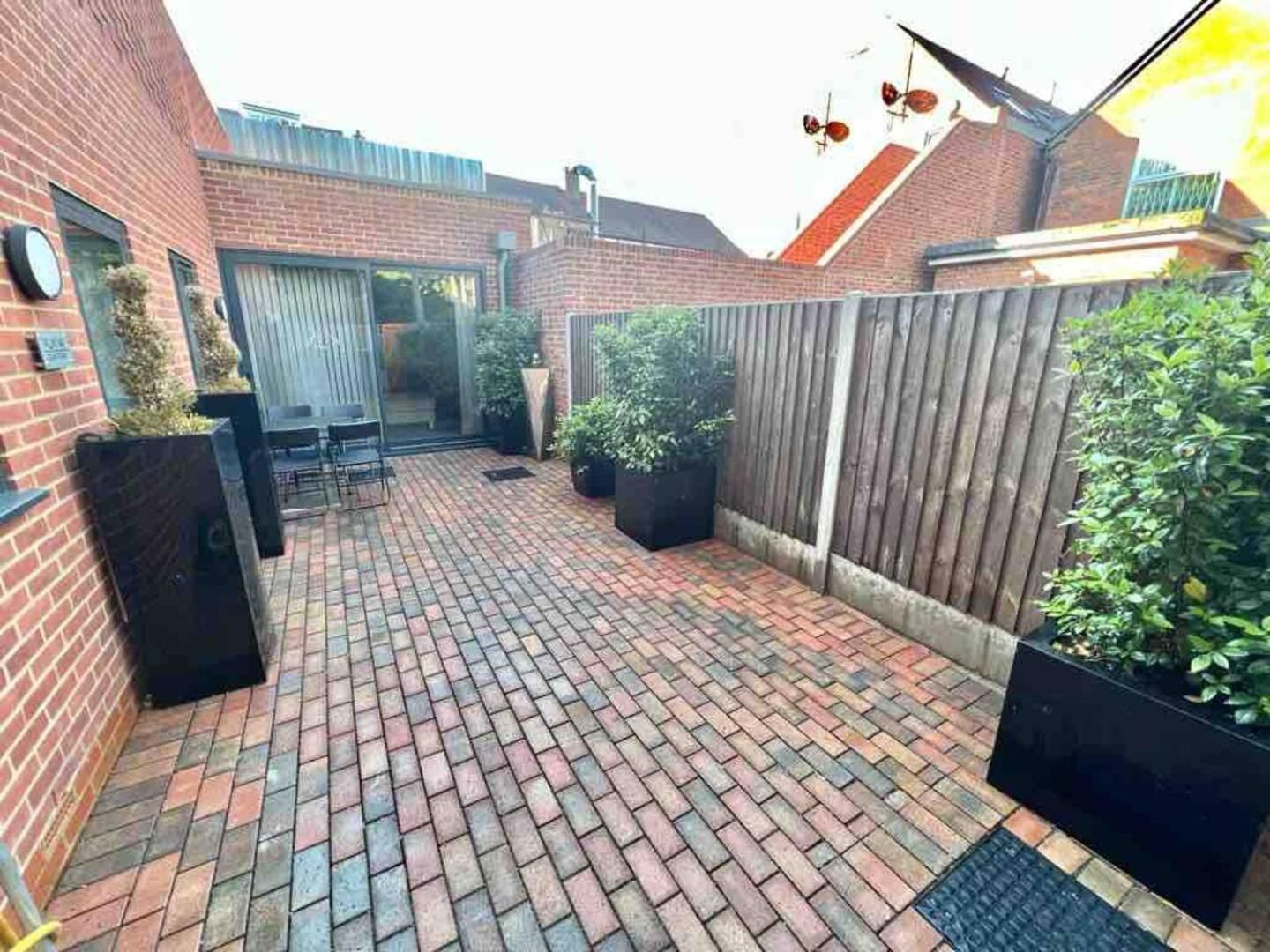 D & D Luxury Apartments Stanmore  Exterior photo
