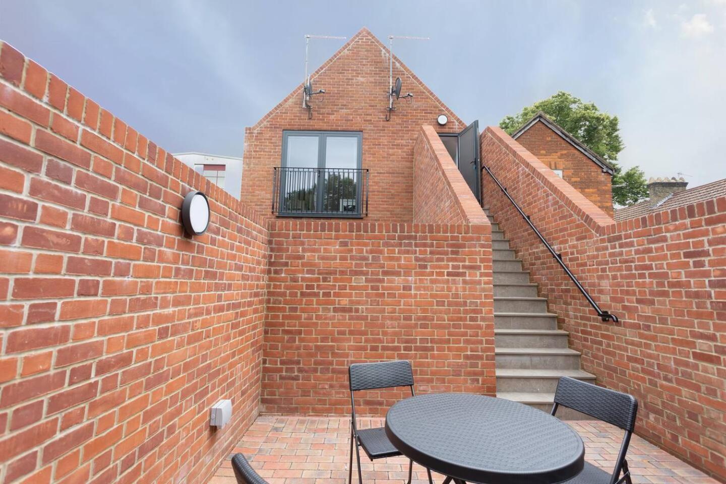 D & D Luxury Apartments Stanmore  Exterior photo