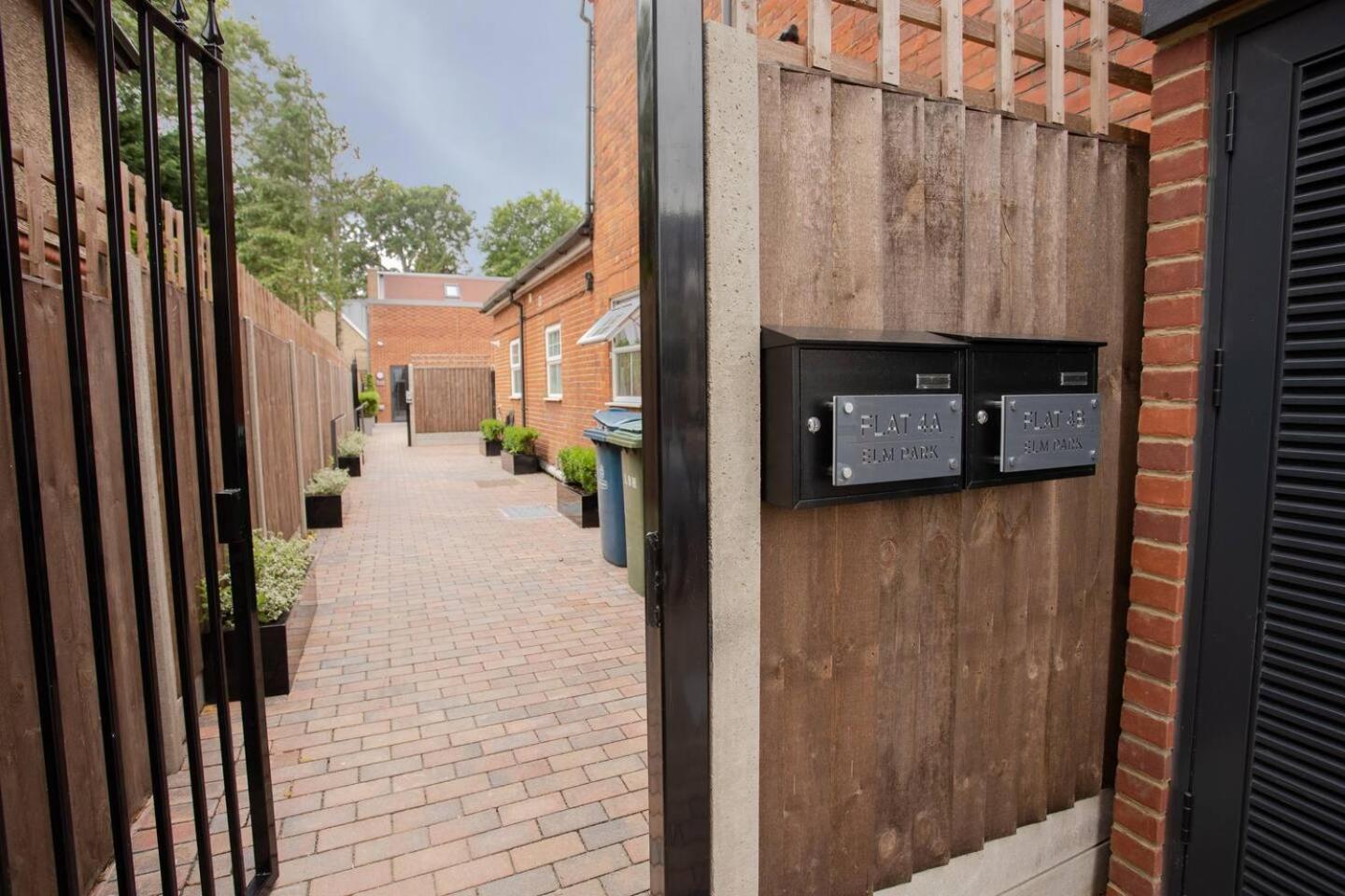 D & D Luxury Apartments Stanmore  Exterior photo
