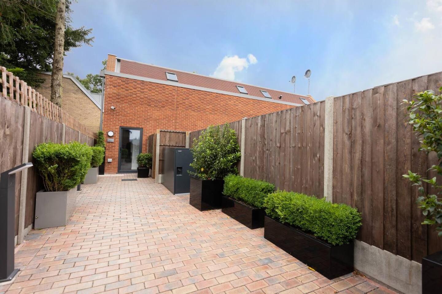 D & D Luxury Apartments Stanmore  Exterior photo